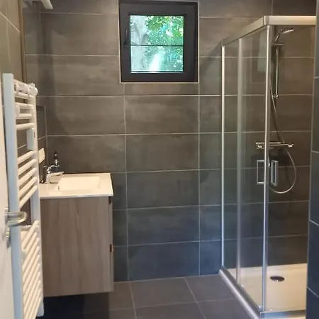 Gezellig Huisje In Groot Natuurgebied Met Hottub Dağ evi